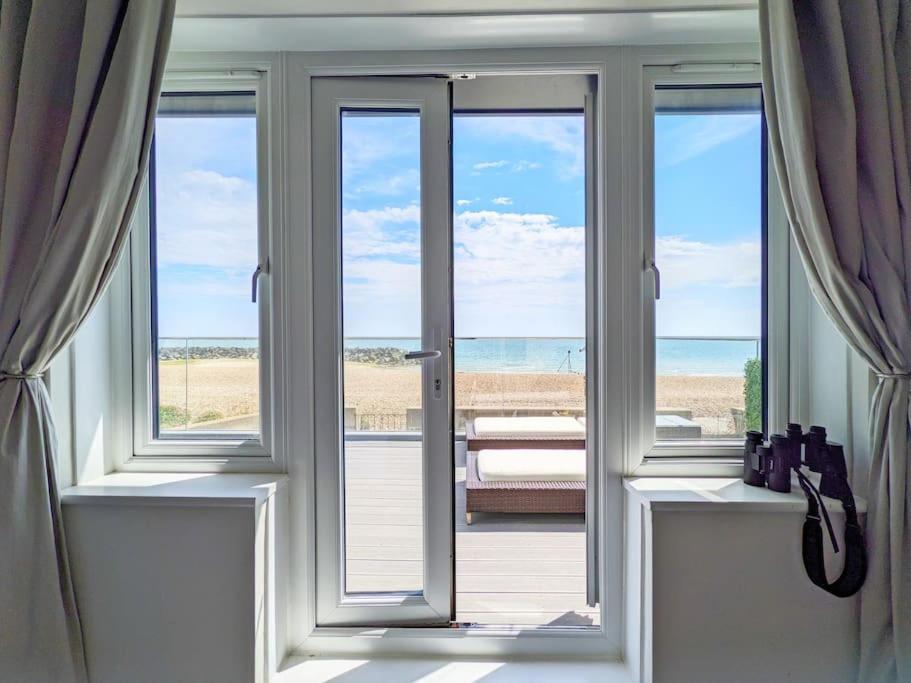 Beach View Middleton-on-Sea Exterior photo